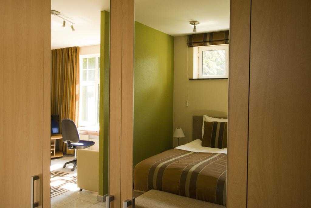 B&B Bloemenweelde ゲンク 部屋 写真