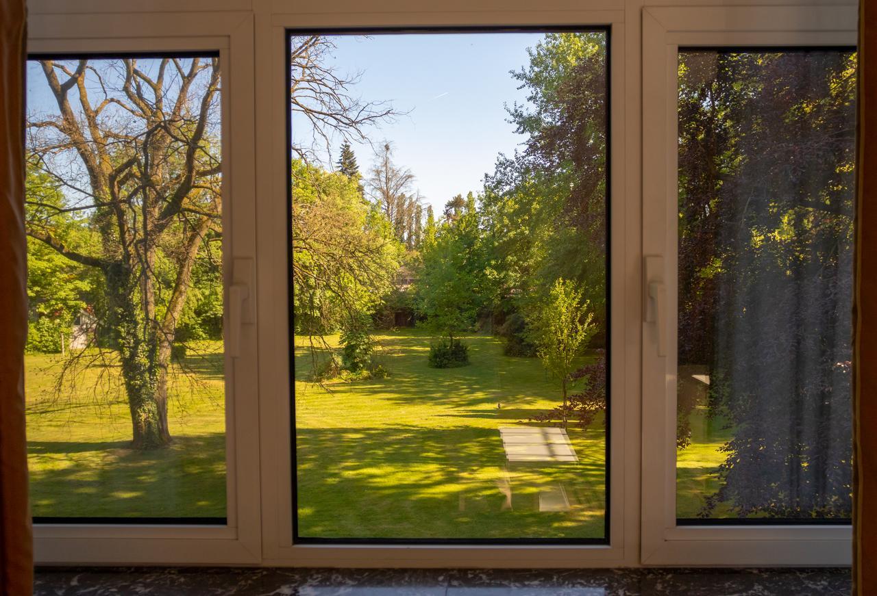 B&B Bloemenweelde ゲンク エクステリア 写真